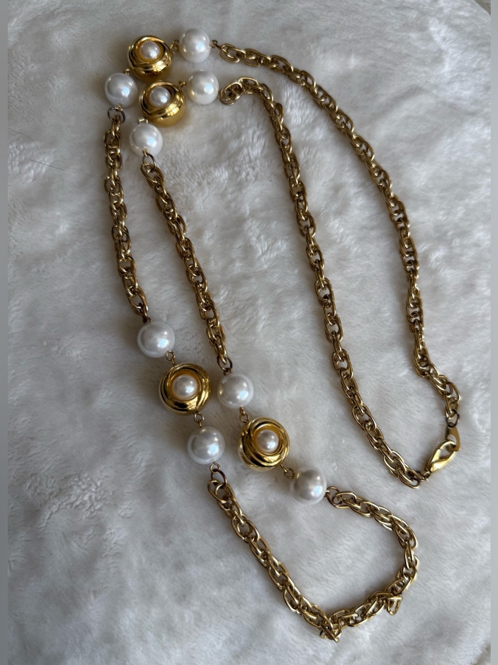 Vintage Gold Chain Necklace with White Pearls - Picture 4 of 4